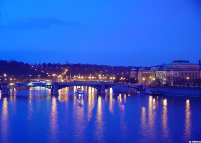 Prague­: The Golden City of 100 Spires
